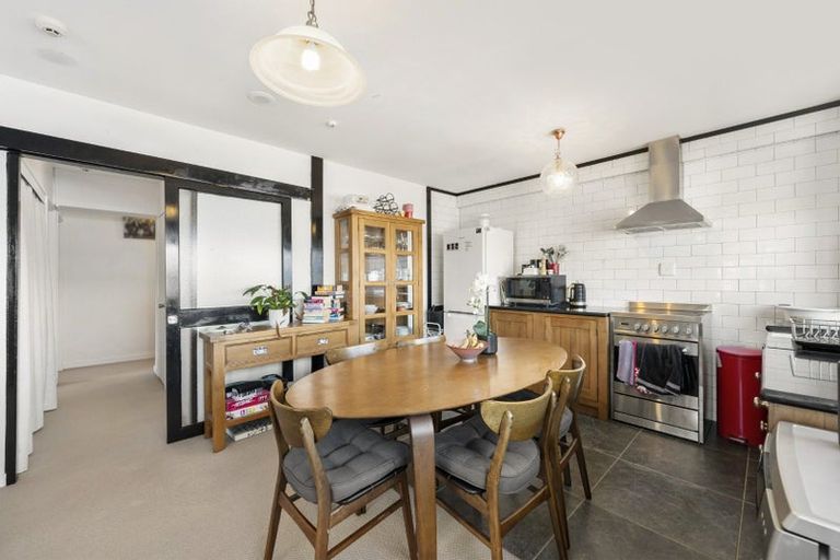 Photo of property in Mansfield Towers, 1 Grant Road, Thorndon, Wellington, 6011