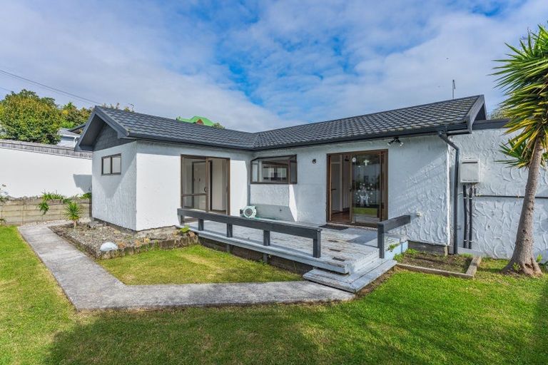 Photo of property in 18 Ruru Road, Otaihanga, Paraparaumu, 5036