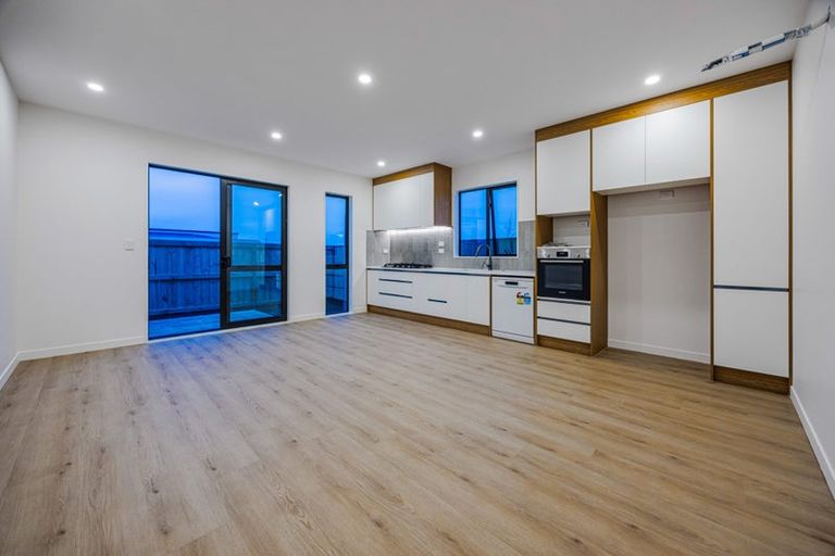 Photo of property in 8 Ihi Place, Karaka, 2578