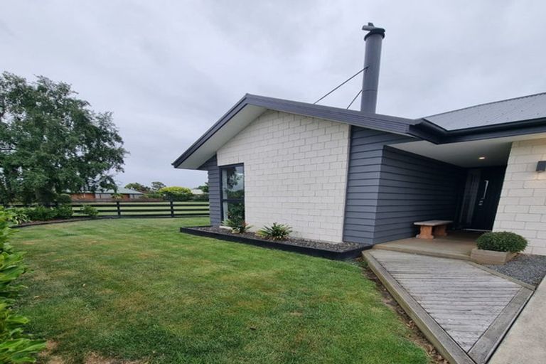 Photo of property in 33 Seadown Crescent, Amberley, 7410