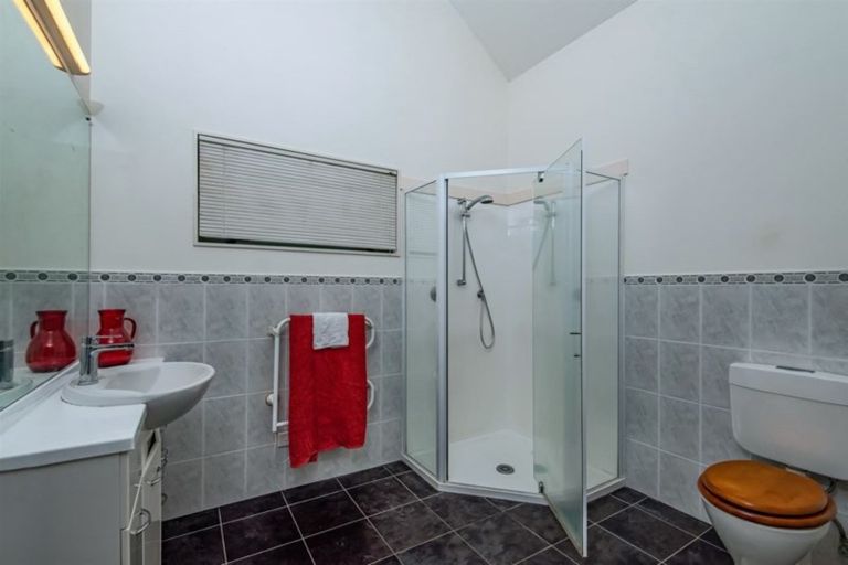 Photo of property in 55b Nui Mana Place, Te Atatu South, Auckland, 0610