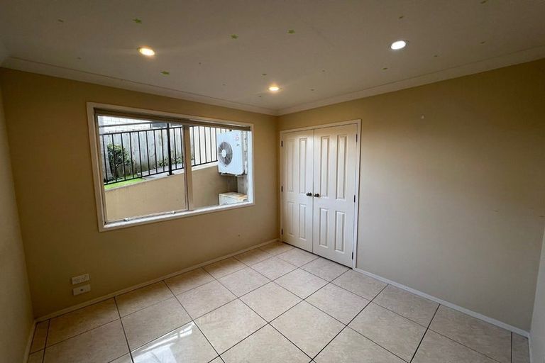 Photo of property in 34 Fairchild Avenue, Goodwood Heights, Auckland, 2105
