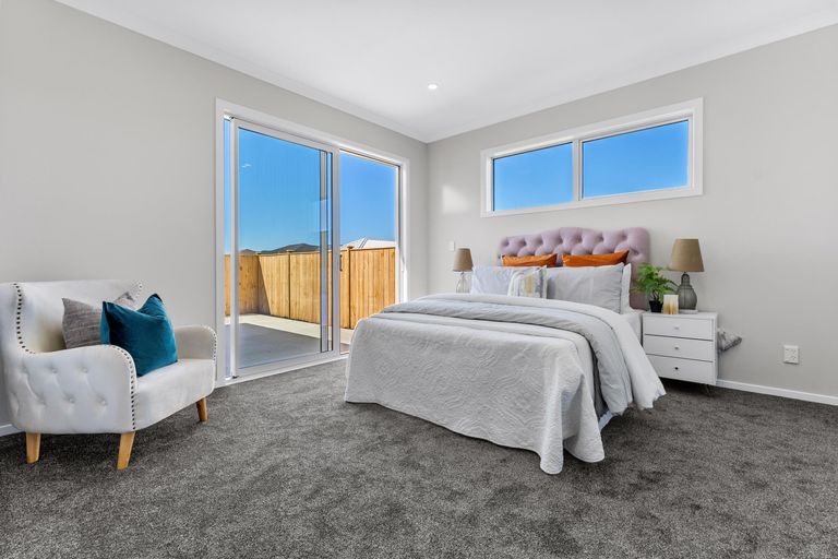 Photo of property in 1 Koiora Road, Clarks Beach, 2122