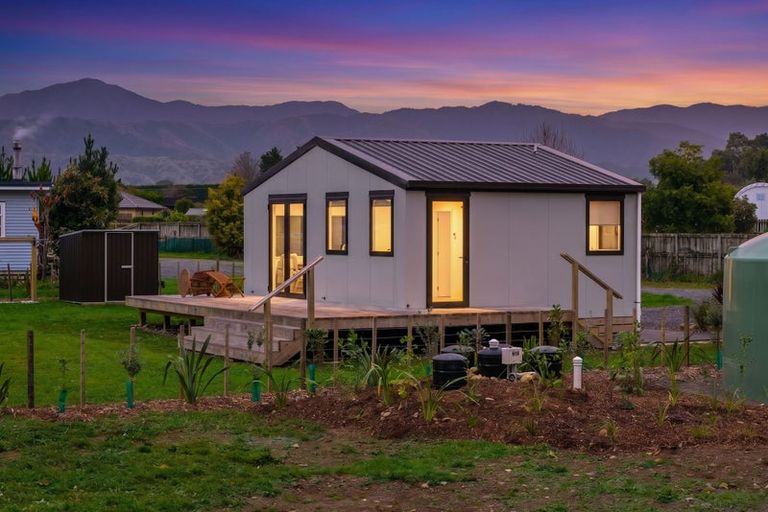 Photo of property in 40 Garth Road, Levin, 5571