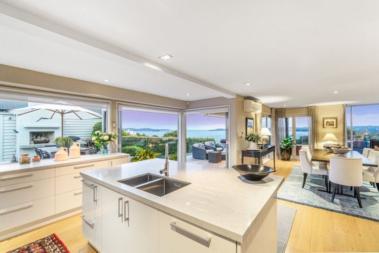 Photo of property in 2 Puriri Place, Sandspit, Warkworth, 0982