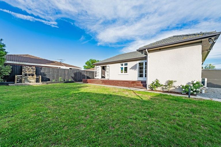 Photo of property in 70 Inwoods Road, Parklands, Christchurch, 8083