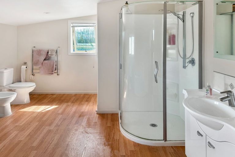 Photo of property in 19 Willowview Drive, Redwood, Christchurch, 8051