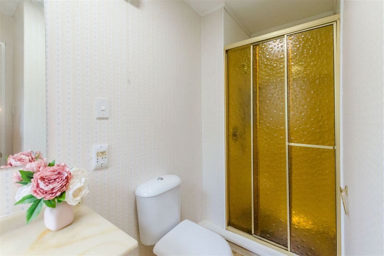 Photo of property in 56a Rewarewa Crescent, Waikanae, 5036