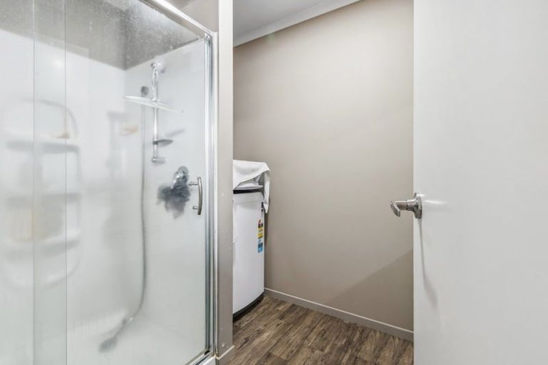 Photo of property in 102u9 Old Farm Road, Hamilton East, Hamilton, 3216