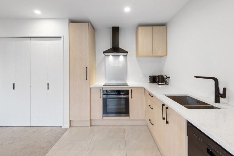 Photo of property in 2/407 Hereford Street, Linwood, Christchurch, 8011