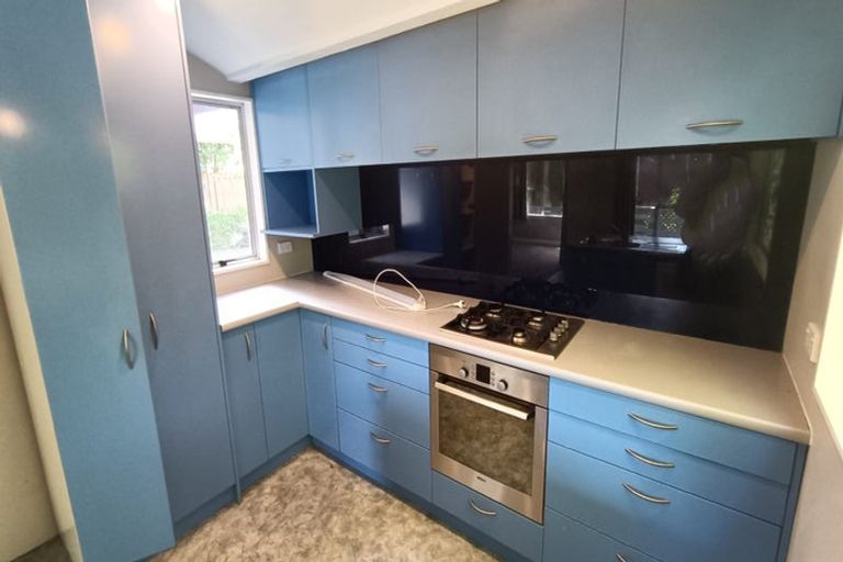 Photo of property in 13a Kingsbridge Place, Newlands, Wellington, 6037