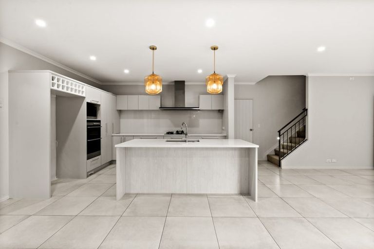 Photo of property in 41 Andalusian Way, Karaka, Papakura, 2113