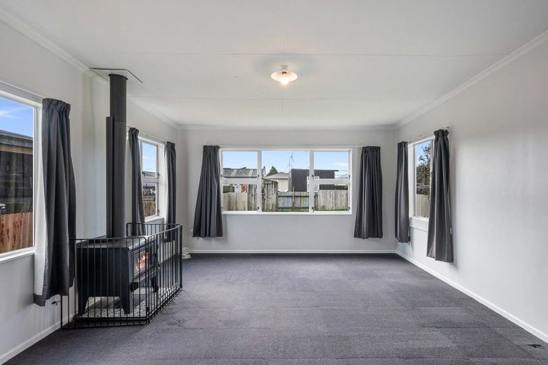 Photo of property in 12 Hokio Beach Road, Levin, 5510