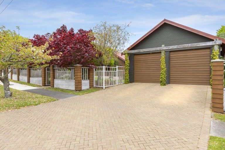 Photo of property in 51 Chesham Avenue, Waipahihi, Taupo, 3330