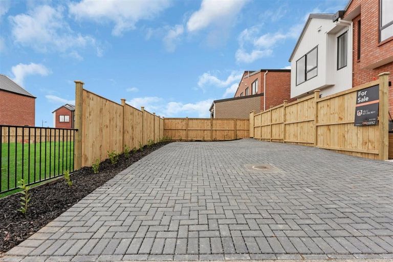 Photo of property in 14 Waimarie Drive, Karaka, 2578