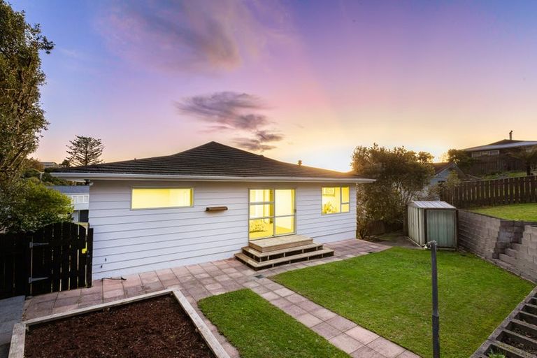 Photo of property in 5 Romesdale Road, Papakowhai, Porirua, 5024