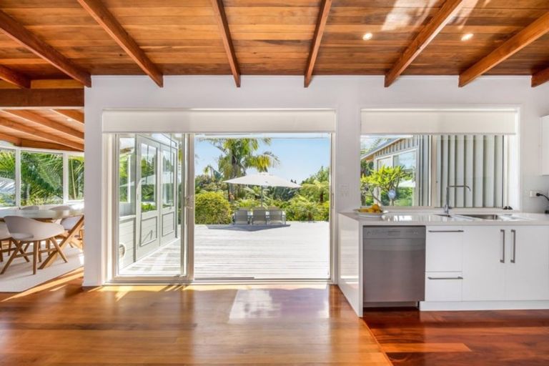 Photo of property in 171 Konini Road, Titirangi, Auckland, 0604