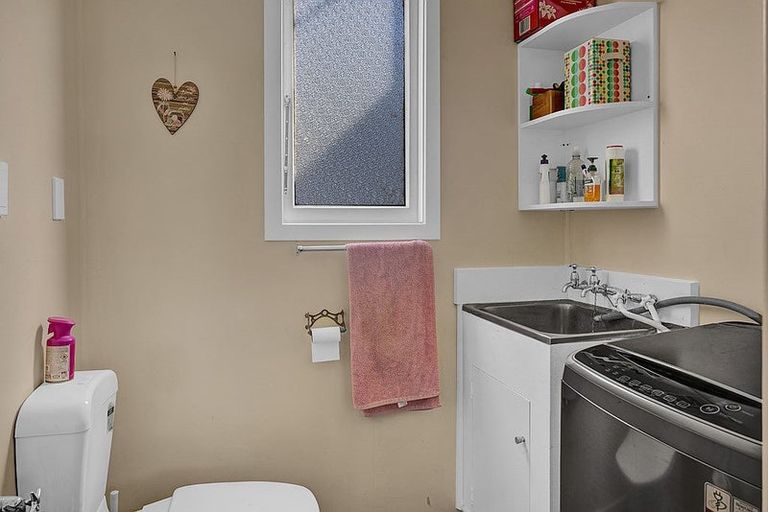 Photo of property in 3 Victoria Street, Hawera, 4610