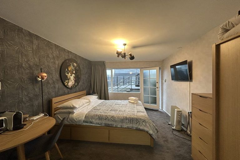 Photo of property in Avon Flats, 4/217 The Terrace, Wellington Central, Wellington, 6011