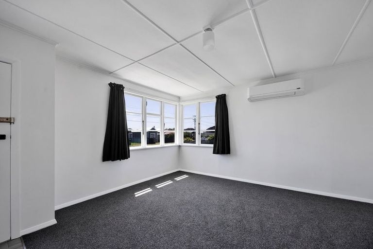 Photo of property in 2 Waihi Road, Hawera, 4610