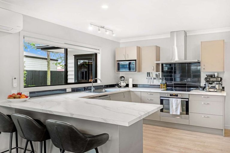 Photo of property in 34 Dahlstrom Grove, Kelvin Grove, Palmerston North, 4414