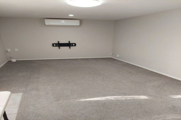 Photo of property in 74 Butterworth Drive, Glendene, Auckland, 0602