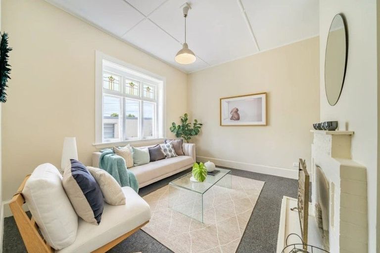 Photo of property in 37 Plunket Avenue, Petone, Lower Hutt, 5012