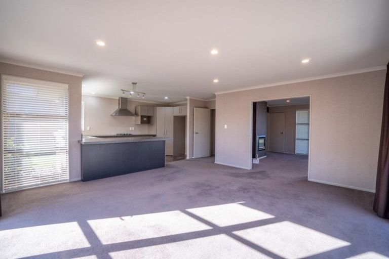 Photo of property in 11 Geneva Terrace, Kelvin Grove, Palmerston North, 4414