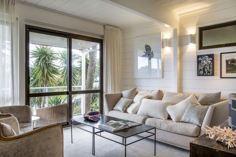 Photo of property in 47 Grand View Road, Leigh, 0985