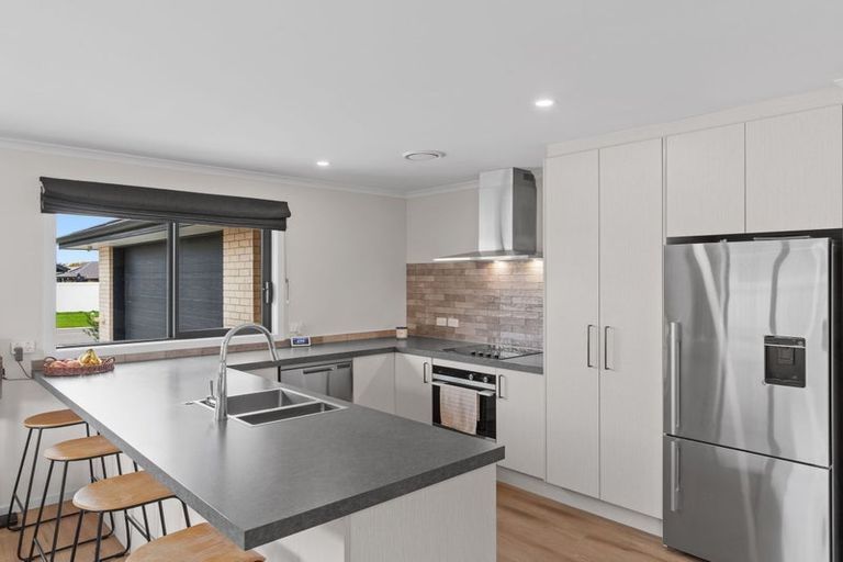 Photo of property in 17 Dalwood Crescent, Rolleston, 7614