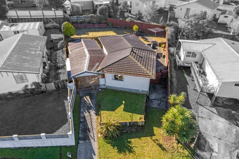 Photo of property in 20 Blueberry Grove, Timberlea, Upper Hutt, 5018