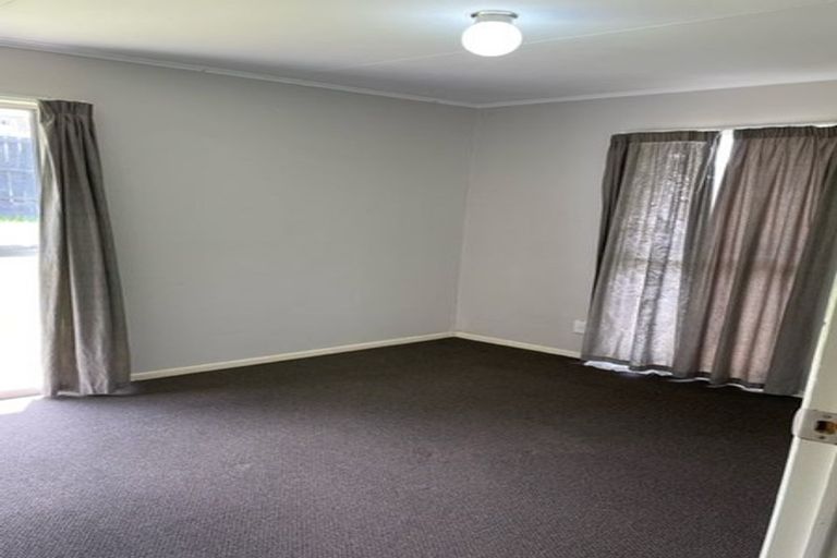 Photo of property in 137 Mahia Road, Wattle Downs, Auckland, 2103