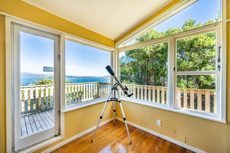 Photo of property in 16 Shalimar Crescent, Khandallah, Wellington, 6035