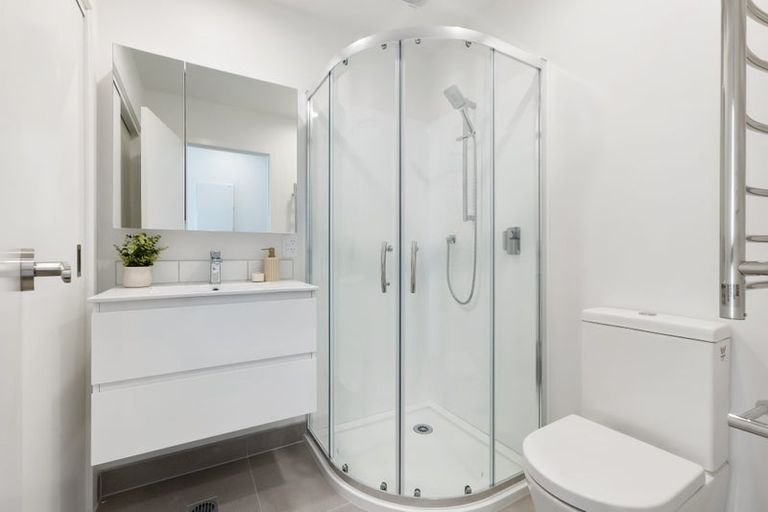 Photo of property in 3 Meg Lane, Glen Eden, Auckland, 0602