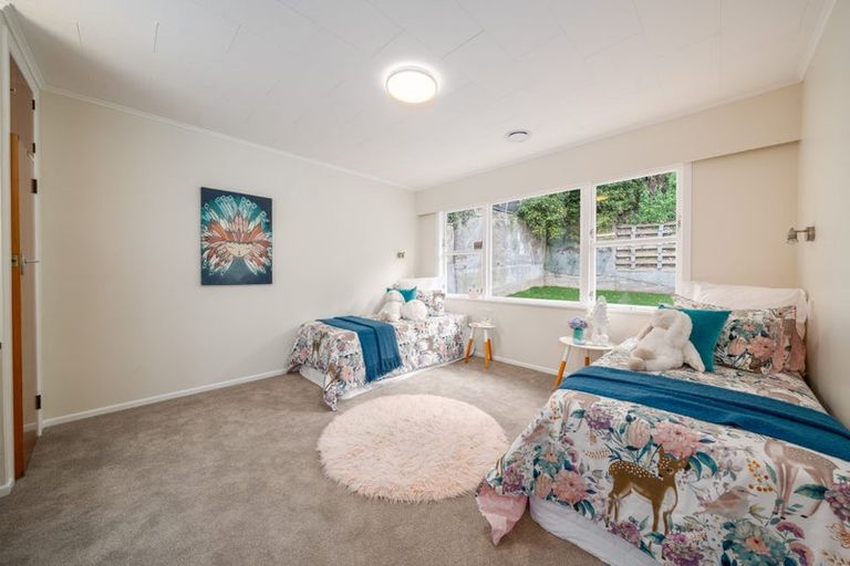 Photo of property in 11 Angell Street, Johnsonville, Wellington, 6037