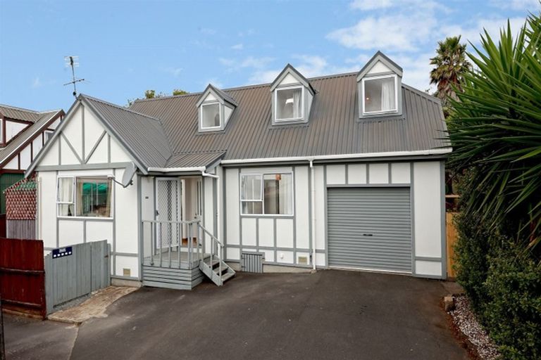 Photo of property in 10a Harding Avenue, Te Atatu South, Auckland, 0610