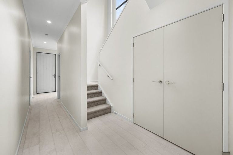 Photo of property in 21 Grey Warbler Road, Hobsonville, Auckland, 0616