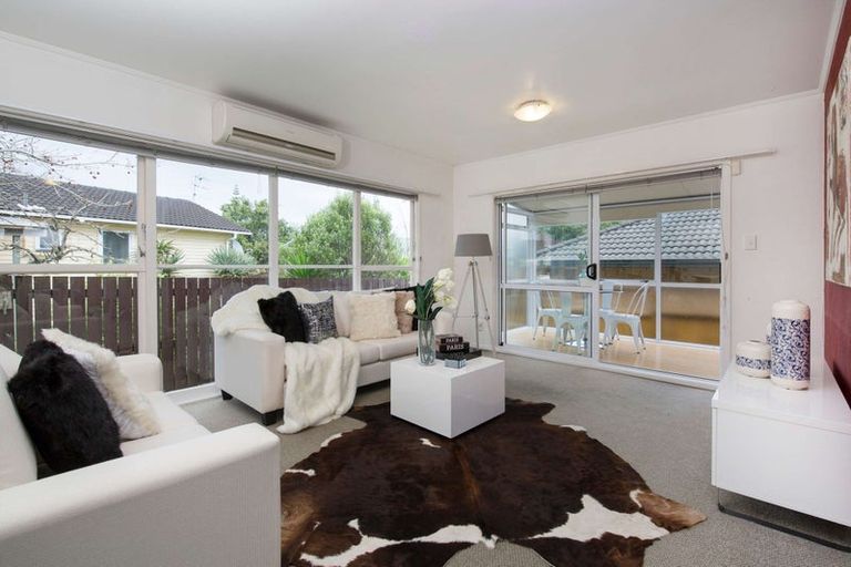 Photo of property in 33 Minaret Drive, Bucklands Beach, Auckland, 2014