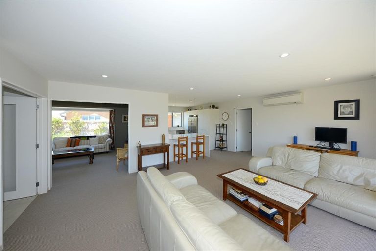 Photo of property in 10 Conie Glen Lane, Broomfield, Christchurch, 8042