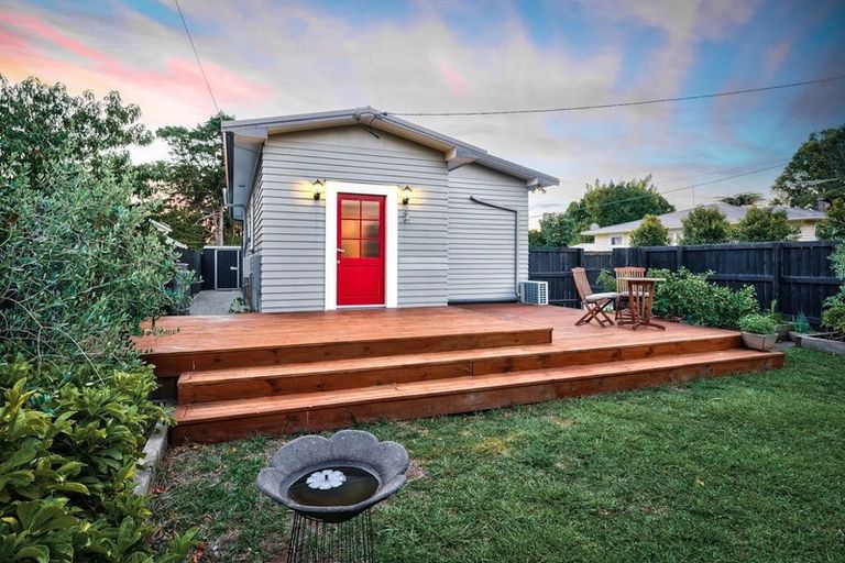 Photo of property in 1/17 Ranui Station Road, Ranui, Auckland, 0612