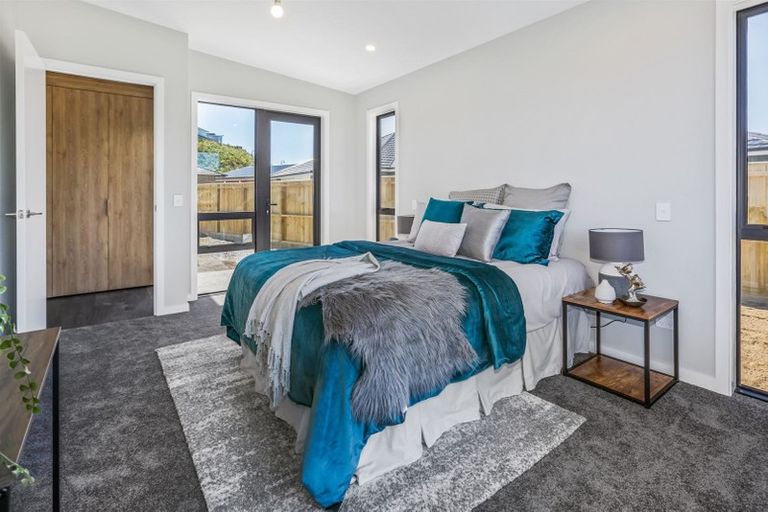 Photo of property in 29 Queen Charlotte Drive, Aotea, Porirua, 5024