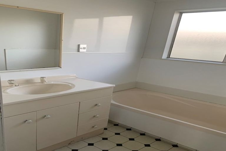 Photo of property in 195 Dey Street, Hamilton East, Hamilton, 3216