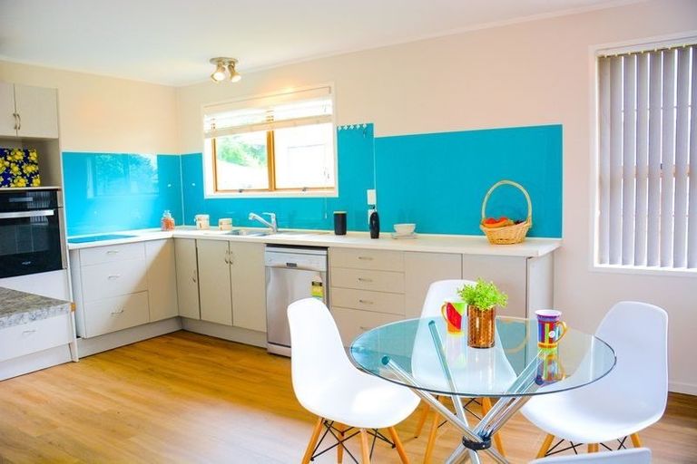 Photo of property in 14 Heathdale Crescent, Papakura, 2110