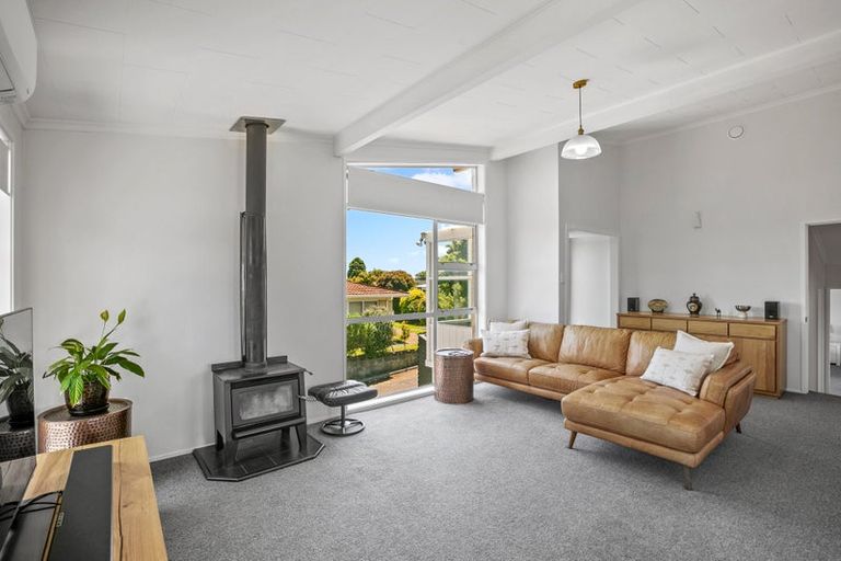 Photo of property in 57 Manu Crescent, Upper Vogeltown, New Plymouth, 4310