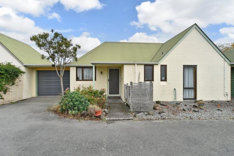 Photo of property in 2/16 Owens Terrace, Upper Riccarton, Christchurch, 8041
