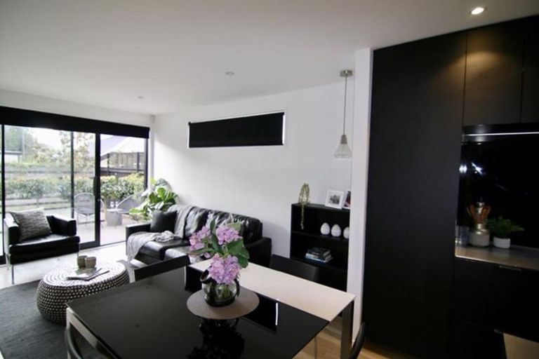 Photo of property in 138e Holly Road, St Albans, Christchurch, 8014