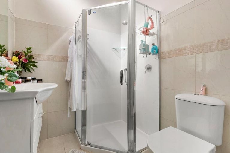 Photo of property in 97 Hallenstein Street, Queenstown, 9300