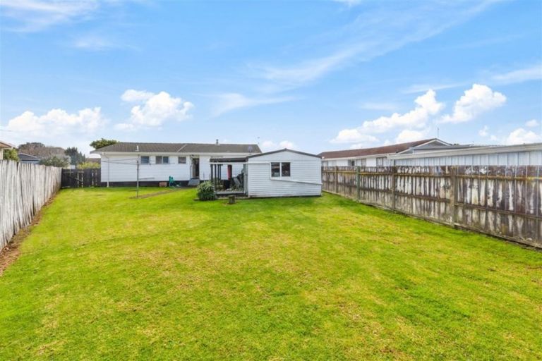 Photo of property in 12 Funnell Place, Manurewa, Auckland, 2102