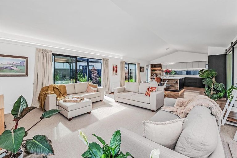 Photo of property in 10 Kinnerton Lane, Casebrook, Christchurch, 8051