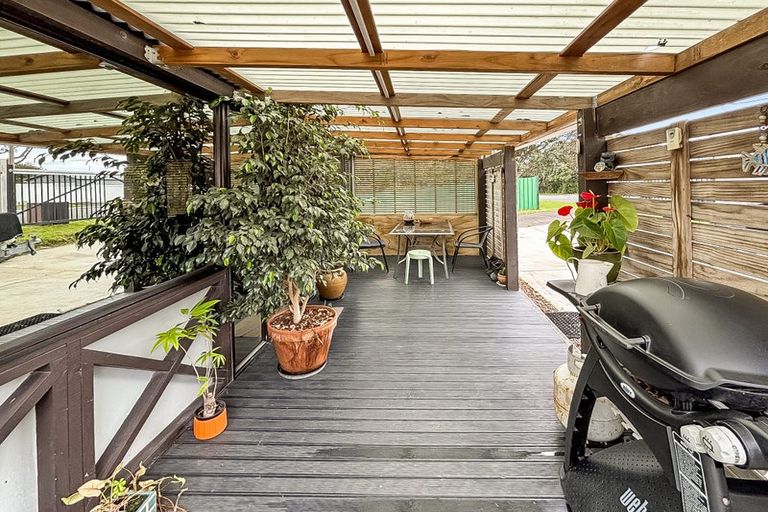 Photo of property in 1/56 Birkdale Road, Birkdale, Auckland, 0626